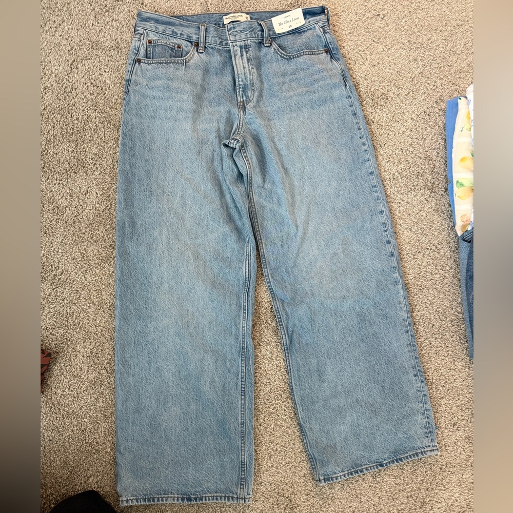 Abercrombie & Fitch Light Blue Relaxed Women’s Jeans